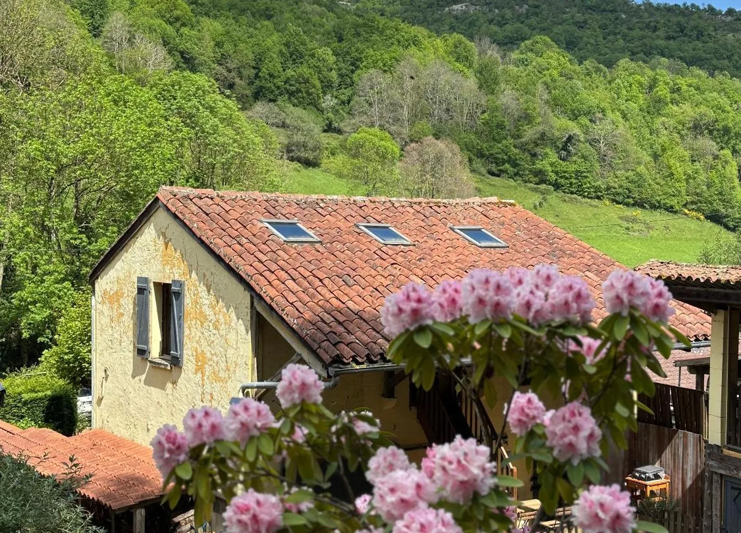 別荘 Gite La Grange Du Domaine Des Aguiles Nistos フランス
