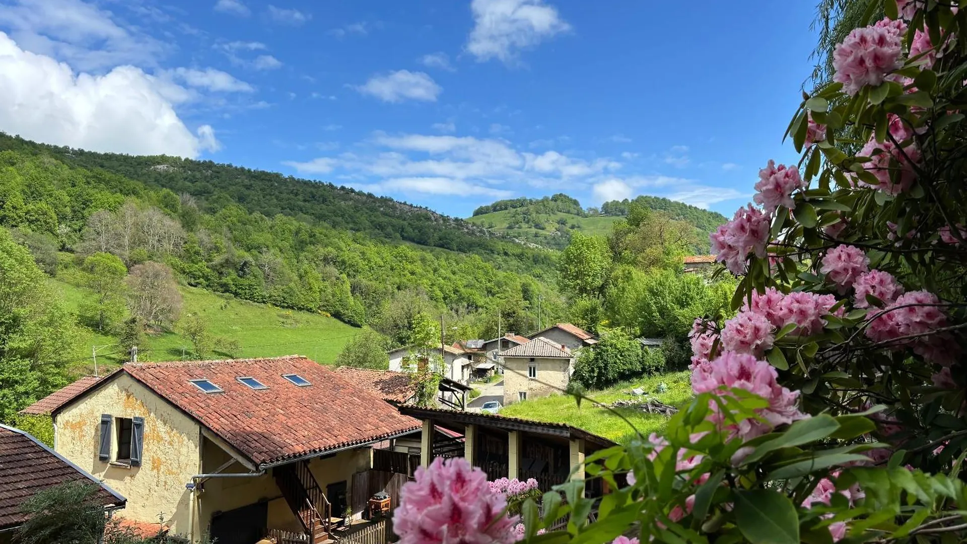 別荘 Gite La Grange Du Domaine Des Aguiles Nistos
